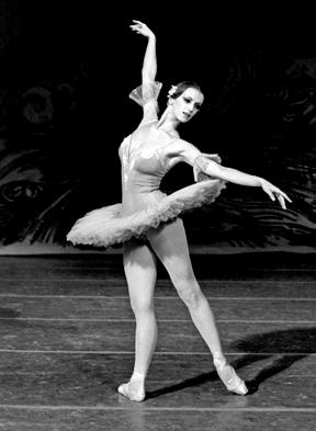 Od roku 1996 působí ve funkci baletního mistra, pedagoga a asistentky choreografie. Za zásluhy o rozvoj českého baletu získala mimořádnou Výroční cenu Opery Plus 2017.