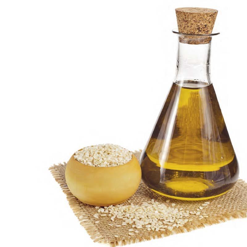 Sezamový olej Tento olej má charakteristické aroma sezamových semínek. Vykazuje regenerační potenciál zvláště u loupající se a podrážděné pokožky.