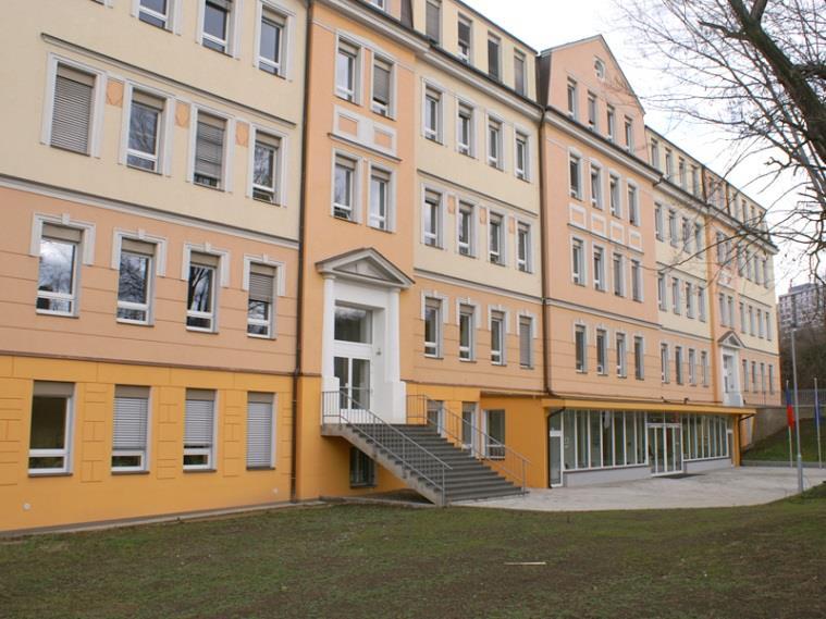 Škola: Adresa: Gymnázium, Ústí nad Labem, Jateční 22, příspěvková organizace Jateční 243/22, 400 01 Ústí nad Labem IČ: 44555423 Ředitel: Ing. Alfréd Dytrt, tel.