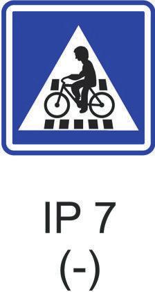 vozidel" (č. B 2) "Přechod pro chodce" (č. IP 6), která označuje přechod pro chodce vyznačený značkou č.