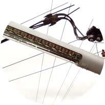 Na zakázku jsme schopni dodat i svítidlo se zdrojem 100 W - tento zdroj však musí být umístěn (kvůli větším rozměrům) do stožáru.