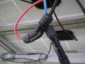 Při špatném kontaktu v konektorech vzrůstá odpor a tím i elektrické ztráty, které se projeví nadměrným zahříváním spojení konektorů. Poškození izolace kabelu znamená bezpečnostní riziko.