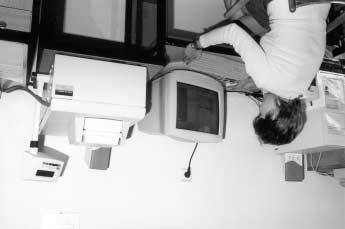Miroslav Trojan, DrSc. a Ing. Dr. Petra Šulcová) a využití termoanalytických metod ke studiu procesů krystalizace a srážení (doc. Ing. Vratislav Velich, CSc.). O významu výzkumného zaměření KAnT svědčí i účast na řešení dlouhodobých výzkumných záměrů fakulty.