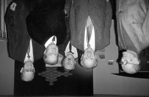 strana 37 veteráni česko-slovenského výbušinářského průmyslu a výzkumu (zleva doprava): prof. Ing. L. Popelinský, DrSc., pan J. Majzlík, Ing. J. Strnad, CSc., Ing. S. Brebera, CSc. a Ing. Z.