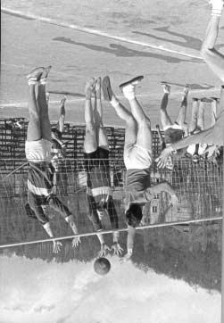 rozvíjející mladé pardubické vysoké školy. U zrodu nového sportovního subjektu byli prof. Kolda, doc. Jeník, doc. Krtička a Mgr. Boček.