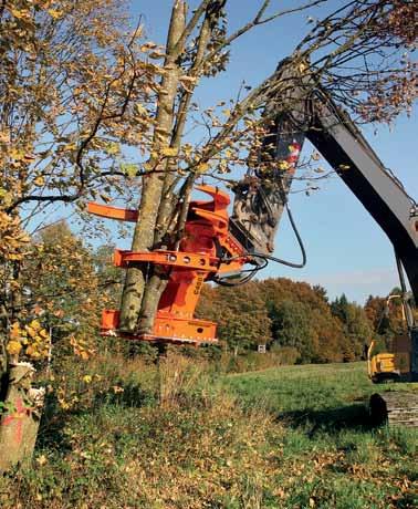 C Efektivní střihací hlavice pro těžbu stromů a křovin. C Příklady použití.