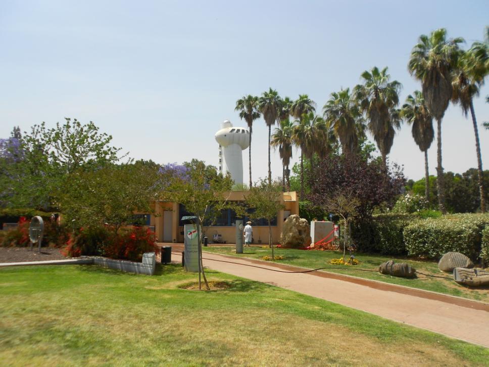 Weizmann Institute of Science - Rehovot - více než 100 budov - rozpočet cca. 5 mld.