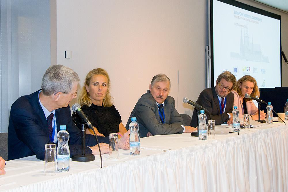 Konference poskytla prostor nejen k diskuzi nad aktuálními odbornými otázkami, ale i k prezentaci stanovisek politiků a pacientů k implementaci důležitých aktivit vedoucích k úspěšnému boji s nádory