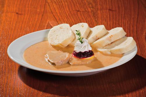 PŘEDKRM: 80 g Carpaccio z pravé hovězí svíčkové s parmesanem, limetkou a sušenými rajčaty podávané s rozpečenou bagetkou 109,- Kč POLÉVKY: 0,3 l Hovězí vývar s játrovými knedličky a nudlemi 35,- Kč