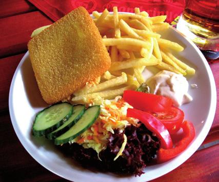 VEPŘOVÉ MASO: 300 g Marinovaná krkovička na grilu zapečená s poličanem a hermelínem 300 g Marinovaná krkovička na grilu, restované fazolové lusky, pepřová omáčka, sázené vejce 148,- Kč 158,- Kč 200 g