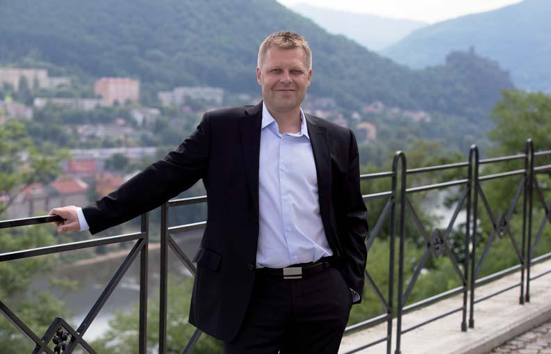 trolejbusů Poptávkový systém otevírání dveří 2 4 4 6 Vážení cestující, vážení čtenáři, před sebou právě máte prosincové vydání našeho emhdéčka. A o čem aktuálním bychom vás rádi informovali?