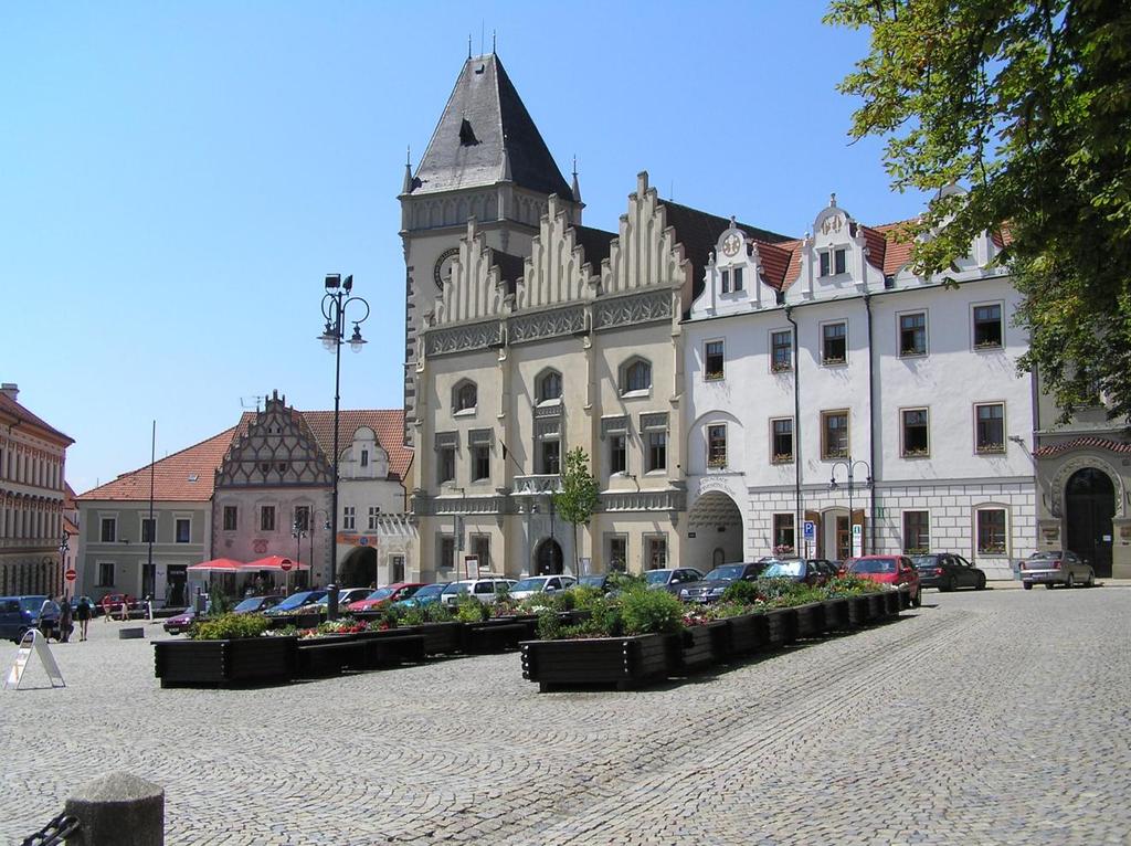 Město Tábor je dnes druhým největším jihočeským městem s 34 tisíci obyvateli a stalo se významným dopravním, hospodářským a kulturním centrem regionu.