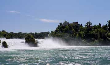 Rýnské vodopády nejmohutnější v Evropě, které jsou 150 m široké a 23 m vysoké. Na jejich krásu navíc shlíží hrad Laufen. Ubytování v hostelu. 3.