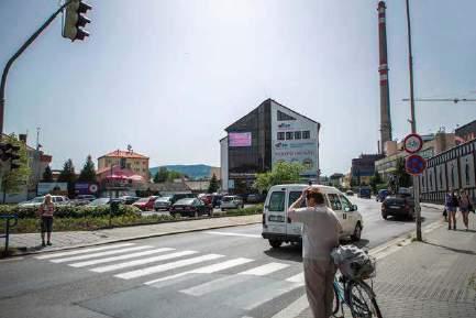 720 px Provozní doba: 6:00 22:00 hod. 16 hod. Popis lokality: Lokalita Komenského zajišťuje vizibilitu pro chodce i vozidla.