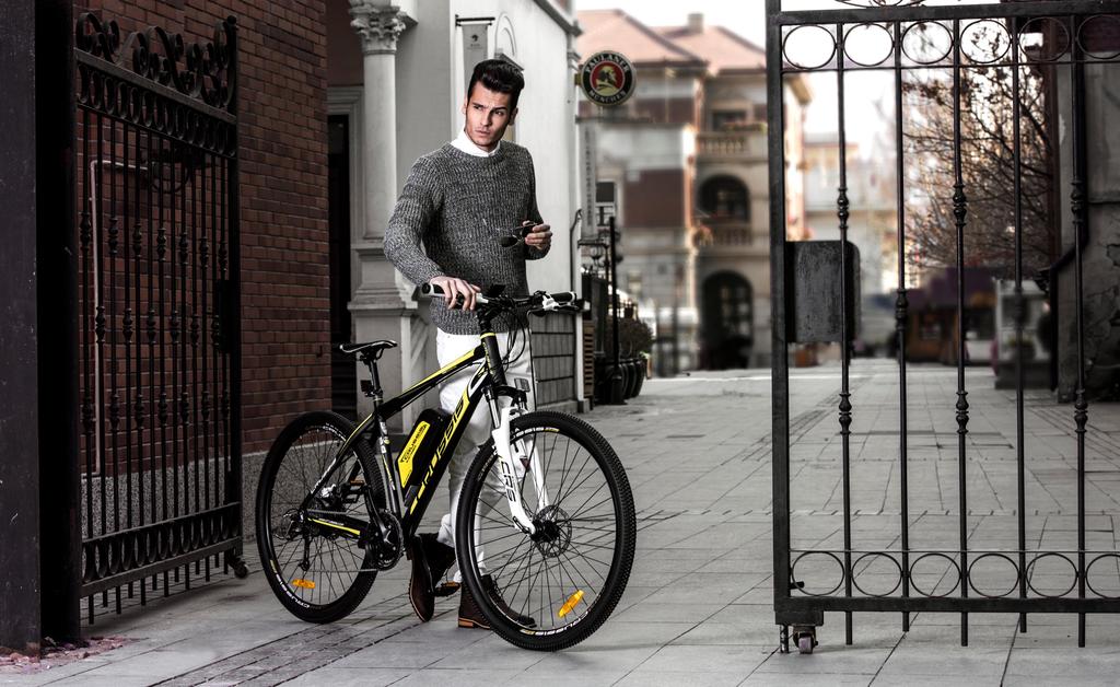 Přejeme Vám mnoho příjemných a bezpečných kilometrů na Vašem novém elektrokole! Váš team CRUSSIS CRUSSIS electrobikes s.r.o. K Březince 227, 182 00 Praha 8, IČO: 24819671, Tel.