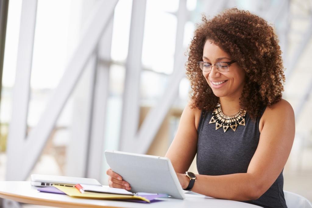 SLEDOVÁNÍ BEZPLATNÝCH WEBINÁŘŮ ZVYŠUJE PŘÍNOS STUDIA Pro maximální efektivitu a přínos studia doporučujeme sledovat webináře (online semináře), které jsou pro studenty zdarma.