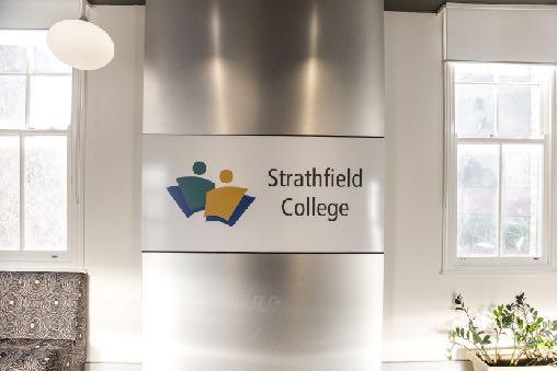 STRATHFIELD COLLEGE Melbourne, Sydney Strathfield je odborná škola, kde dostanete vysokou kvalitu výuky za velmi přijatelné ceny. Škola má velmi dobrý nationality mix a flexibilní rozvrh.