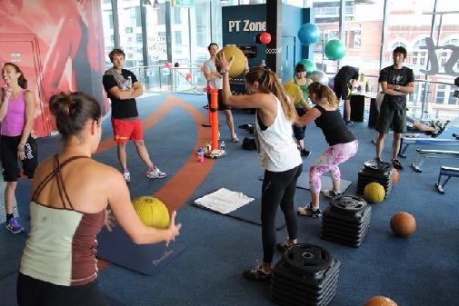 Absolventi jsou poptáváni masážními klinikami, korporacemi, welness a fitness kluby, ale také klinikami zaměřenými přímo na chiropraxi a fyziotherapii.