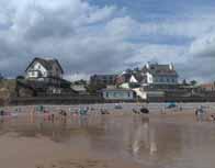 Dlouhá písečná pláž, subtropické zahrady, dle počasí pobyt u moře. 5. den 3 lekce anglického jazyka odpoledne výlet do Plymouth Mayfl ower Steps místo odkud se v r.