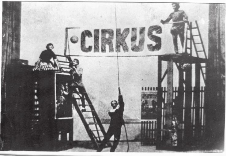 pochází z pozůstalosti J. Honzla) Cirkus Dandin.