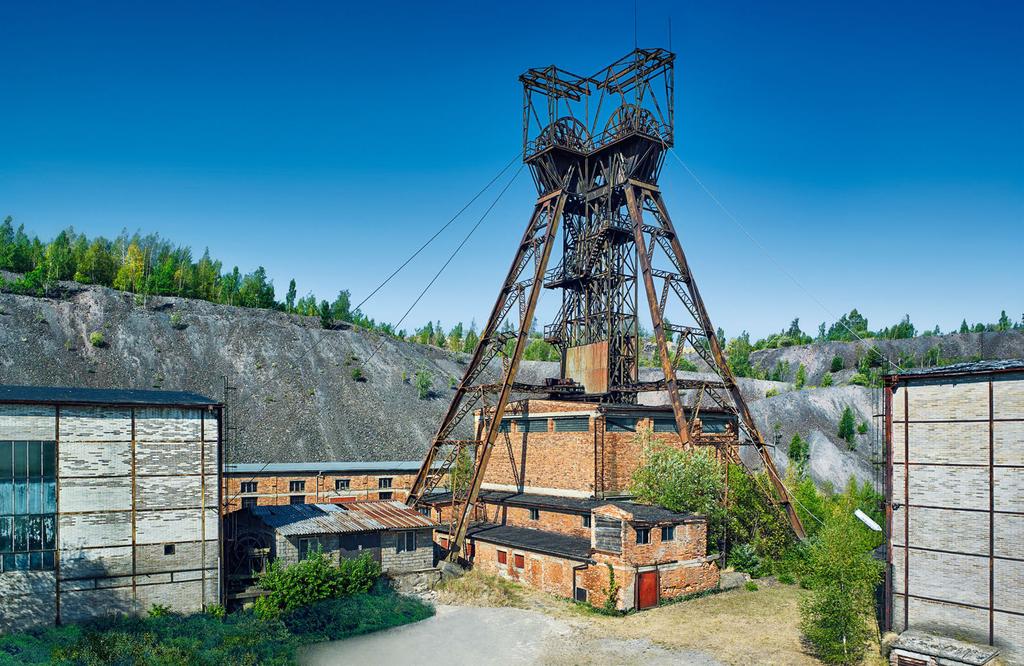 Zpráva o platbách 2017 Vydal: DIAMO, s. p. Text: DIAMO, s. p. Fotografie: archiv DIAMO, s. p., není-li uvedeno jinak Grafická úprava a sazba: Pavel Akrman, Liberec Tisk a vazba: Geoprint, s.