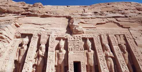 cz P Y R A M I D Y V G Í Z E FB Zájezd je zaměřen na poznávání země dávné historie i krásné přírody starověkého Egypta.