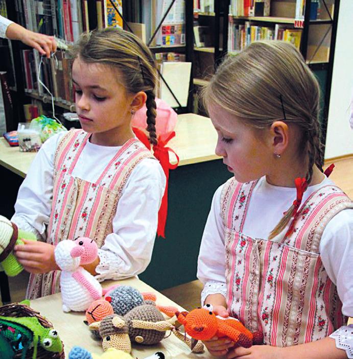 BRUSLENÍ NA NáDVOří JeZUitSKé KOleJe OD pátku 30. listopadu pondělí až sobota 9.00 18.00, neděle 9.00 16.00 Zavřeno: 24. 12., 25. 12. 2018 a 1. 1. 2019 Bruslení pro veřejnost na umělém kluzišti, vstupné 20 Kč, pokladna v Cafe 21.