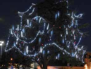 0,5 m SOUČÁSTÍ LED RAMPOUCHŮ JE NAPÁJECÍ ZDROJ 230 V / 12 V.