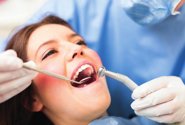 DENTÁLNÍ HYGIENA Ošetření dentální hygienistkou (60 minut) Ošetření dentální hygienistkou (45 minut) Vstupní ošetření dentální hygienistkou (60 minut) + následná kontrola (30 minut)