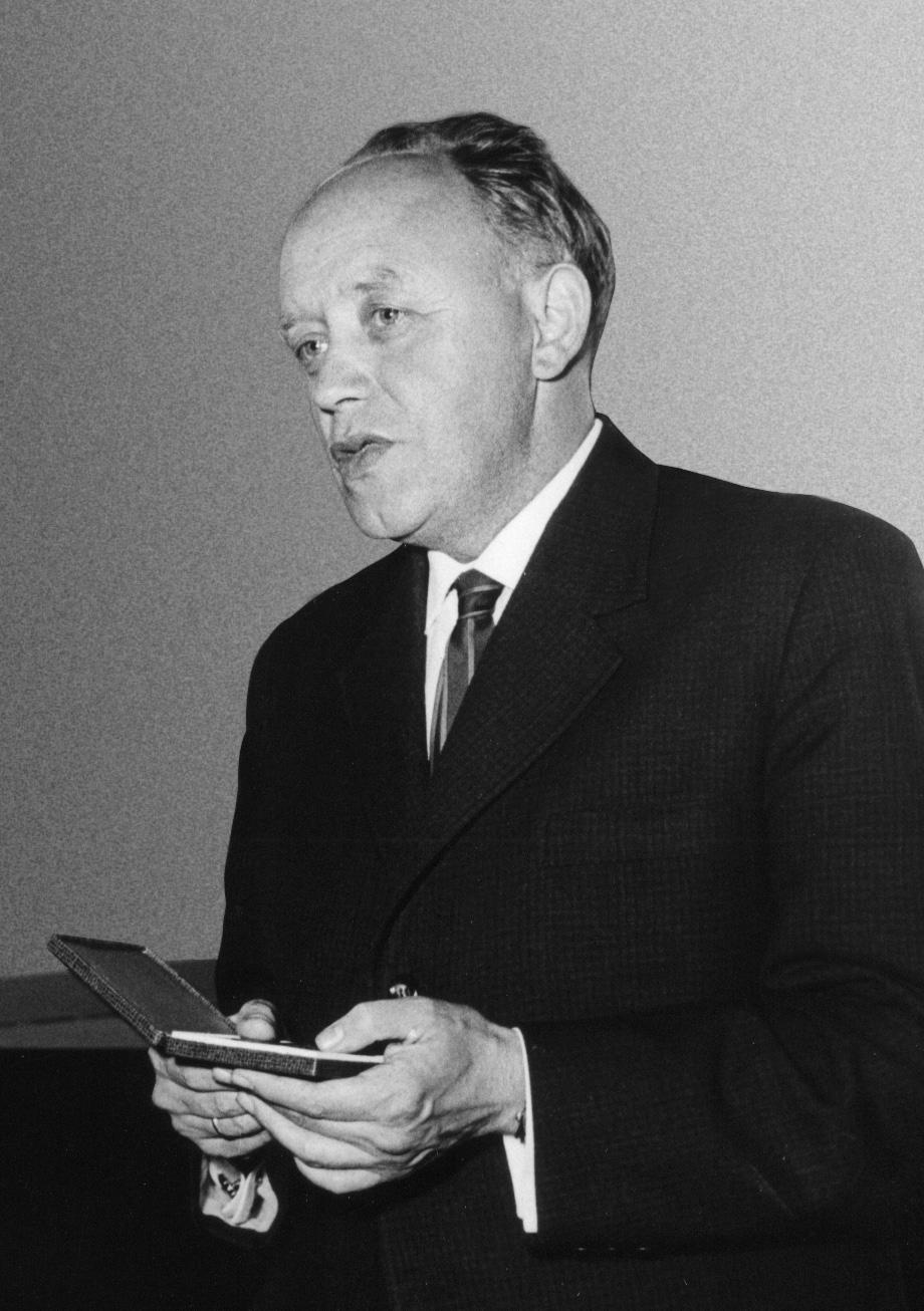JUDr. et PhDr. Zdeněk Šprinc, CSc. společenské vědy in memoriam Zdeněk Šprinc se narodil 2. července 1919 v Prostějově.