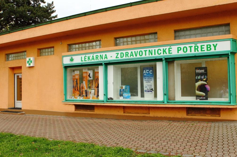 TRANSFUZNÍ ODDĚLENÍ Primářka: MUDr. Jitka Kracíková, od 1.8.2016 MUDr. Jitka Bělochová Zástupkyně primářky: MUDr. Alena Vlachová Vrchní sestra: Vladimíra Pražáková Vrchní laborantka: Bc.