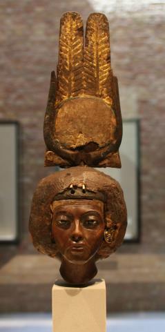 5 cm Uložení: Egyptské muzeum, Berlín Velmi silný realismus