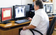 ROČNÍK 9 ČÍSLO 2 DUBEN 2015 STALO SE 42 DIGITALIZACE RADIODIAGNOSTIKY Podhorská nemocnice provedla nepřímou digitalizaci radiodiagnostického oddělení pracoviště v Bruntále.