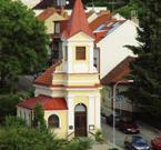 40 BRNO-KOHOUTOVICE Bašného ulice KAPLE SVATÉ RODINY 41 BRNO-ŽEBĚTÍN Křivánkovo náměstí KOSTEL SV. BARTOLOMĚJE 2. 12. 14:00 17:00 výroba adventních věnců (Domek Sv. Rodiny, Bašného 40) 3. 12. nedělní mše sv.