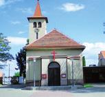 cz/lisen/ Bus 58 (Obecká, Kubelíkova) Nedělní bohoslužba: 10:00 v případě příznivého počasí v měsíci červenci Původní kapli dala postavit r.