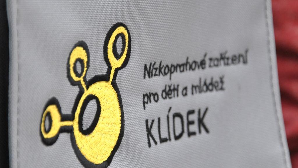 KDO JSME ÚPLNÝ NÁZEV / PRÁVNÍ FORMA PROSTOR PRO, o. s. občanské sdružení (do 18. 12. 2013) PROSTOR PRO, o.p.s. obecně prospěšná společnost (od 19. 12. 2013) REGISTRACE Ministerstvo vnitra 1. 2. 2000, pod číslem VS/1-1/42702/00-R (do 18.