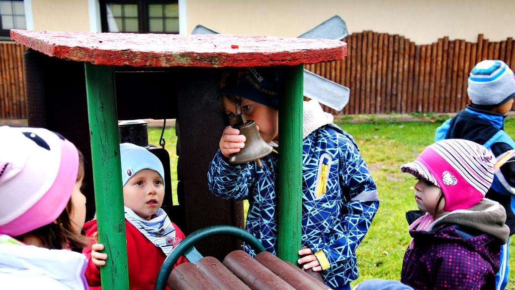 Náhradní rodinná péče PECKA Nikdo mi v životě tak nepomohl, zvykl jsem si na pravidelné návštěvy, povídání, osobní přístup. Konečně jsem se posunul v životě dál. pěstoun PROGRAM REALIZOVALY Bc.