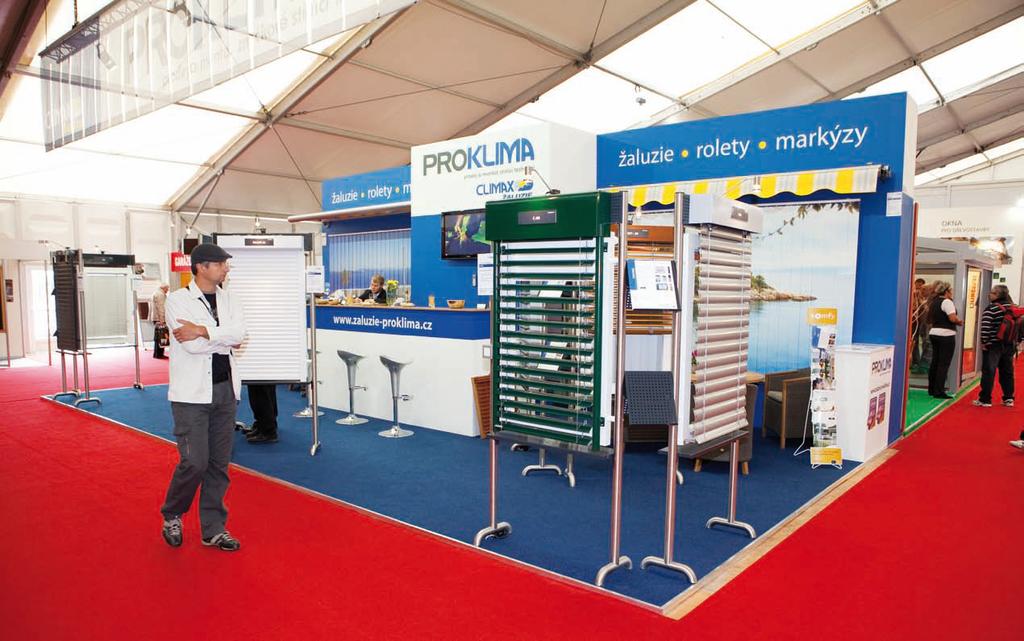 VÝSTAVNICTVÍ VELETRHY 2012: VZDUŠNĚJŠÍ EXPOZICE, LEHČÍ MATERIÁLY, MODERNÍ TECHNOLOGIE Veletrhy a výstavy zůstávají i v době internetu ideálním místem, kde prezentovat své výrobky: zákazník má možnost