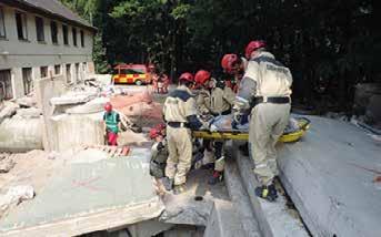 O záchranné misi po zemětřesení v Nepálu informoval v zajímavém příspěvku MUDr. Jozef Ragan z FN Brno.