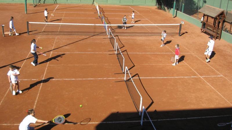 Tenis Oficiální mini-tenis (U6-7) a baby-tenis (U8-9) www.minitenis.