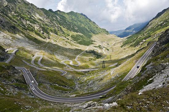 Vysokohorská silnice Villacher Alpenstrasse - 16 km dlouhá vysokohorská silnice s krásnými výhledy na hory a jezera - možnost občerstvení na chatě Aichingerhütte, kde je také