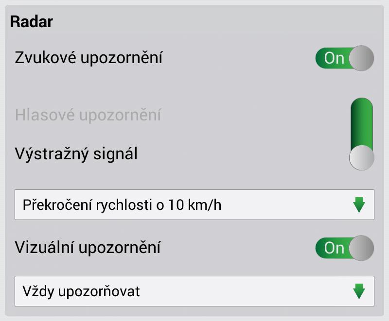 Můžete zvolit obě, stejně jako pouze jedno nebo žádné z nich. Pokud je vizuální upozornění zapnuté, program vás upozorní v případě, že je na této části vozovky dopravní značení pro omezení rychlosti.