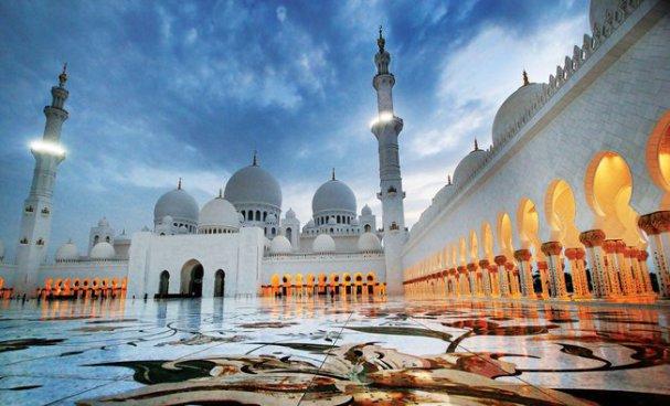 A member of IC Travel Group s.r.o. Omán 55+ Omán Dovolená pro seniory Popis Jako Popelka ukrytá ve stínu Dubaje leží na Arabském poloostrově země dosud neposkvrněná cestovním ruchem.