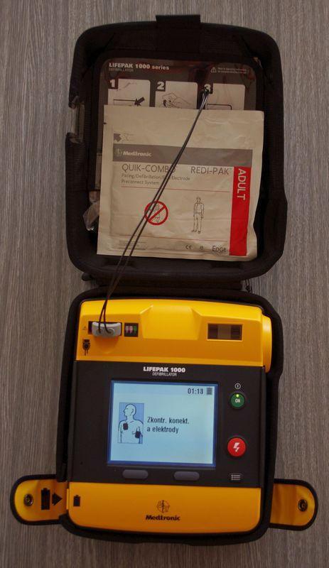 Defibrilátor zn. AED 5. Vlastní činnost městské policie v roce 2010