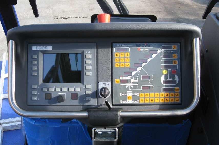 Přístrojový panel v kabině