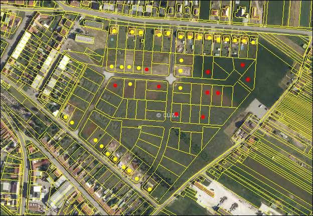 Z toho je: již zastavěno 32 (38%) označeno žlutě rozestavěno nebo vydáno územní rozhodnutí 10 (12 %) označeno červeně Stav využití stavebních parcel a zastavěnost v lokalitě (září 2017)