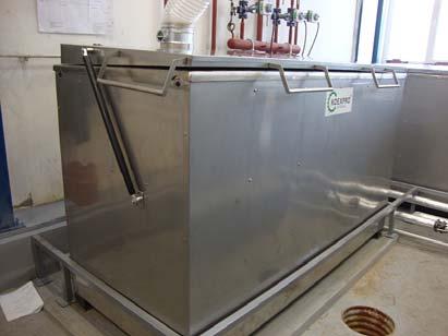 van. Vyobrazené vany jsou vyrobeny z legovaných ocelí např. Cr-Ni-Mo (DIN 1.4401).