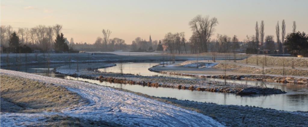 Obr. č. 45: Pohled na řeku Moravu od mostu na Velkomoravské (leden 2015) Zdroj: Podklady MMO II. B etapa II.