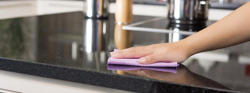 Zatímco bavlněné vlákno má průřez ve tvaru válečku, mikrovlákno vypadá v průřezu jako hvězdička. Proč používat houbičky Inox a mikrohadříky Actifibre?