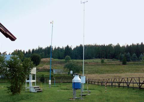 Obr. 1 Meteorologická stanice Šindelová-Obora, pohled od severovýchodu. Fig. 1. Meteorological station Šindelová-Obora, a view from the northeast.